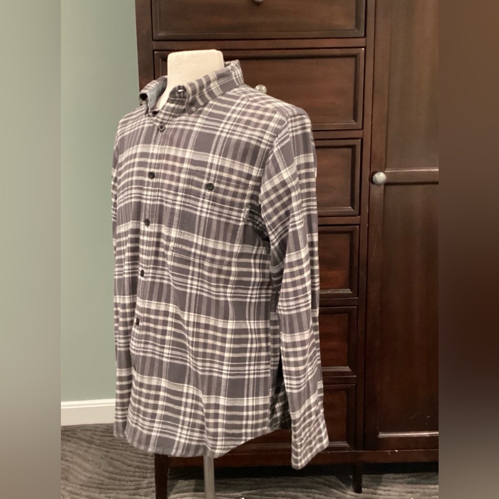 WOOLRICH Trout Run Plaid FLANNEL shirt  gray. EUC